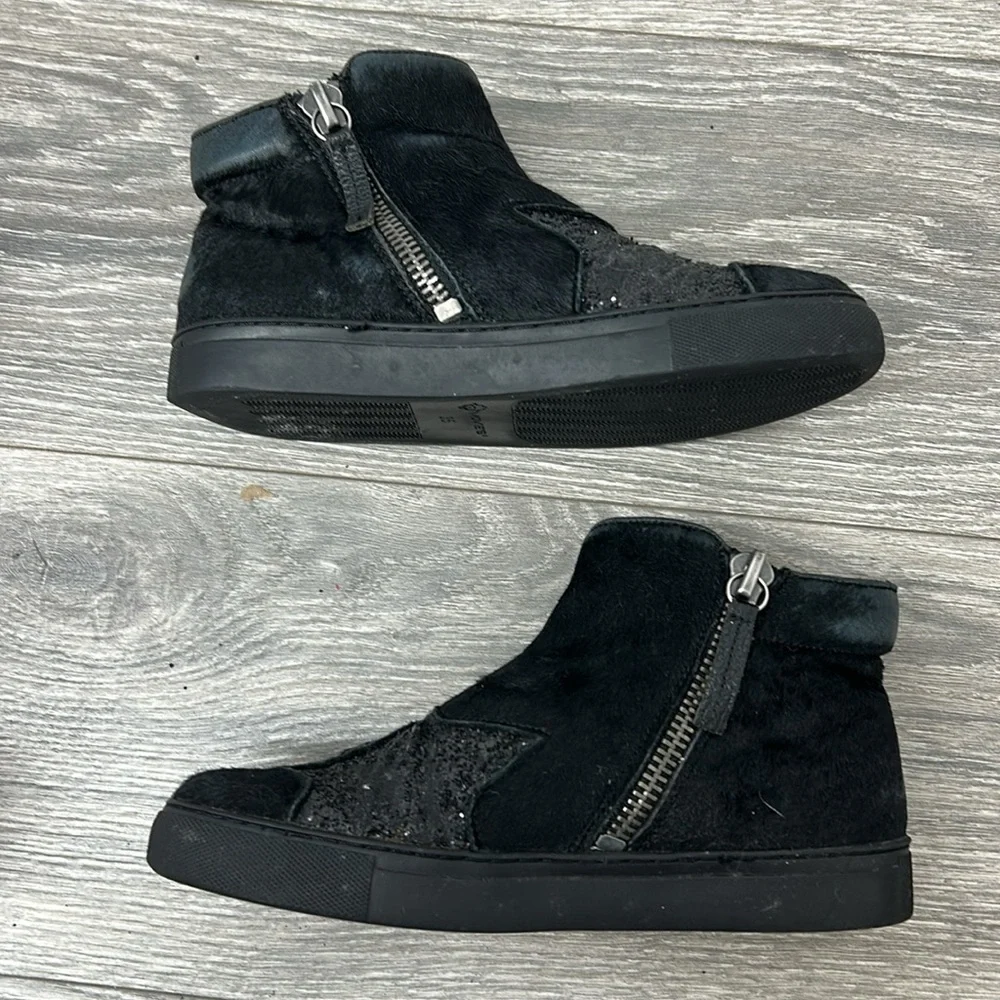 Movie’s Cow Hide Ankle Boots with Star Detail Size 4